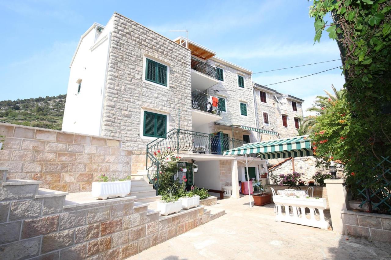 Apartments By The Sea Bol, Brac - 13413 Esterno foto
