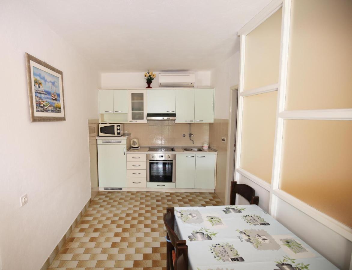 Apartments By The Sea Bol, Brac - 13413 Esterno foto
