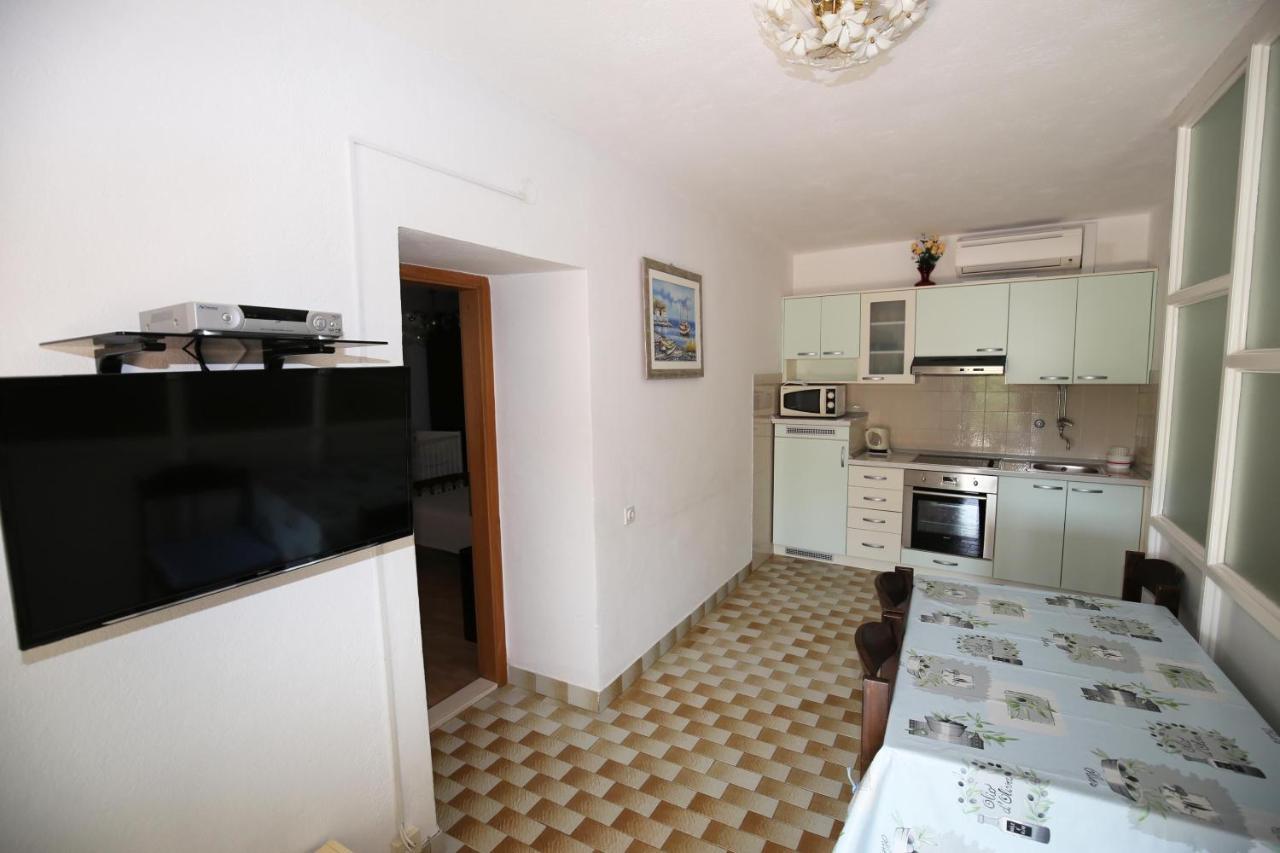 Apartments By The Sea Bol, Brac - 13413 Esterno foto