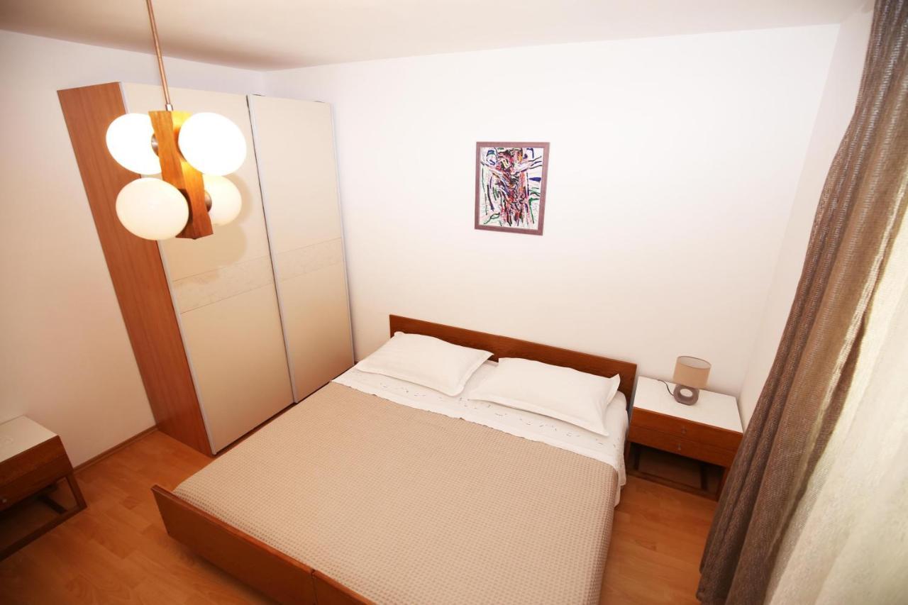 Apartments By The Sea Bol, Brac - 13413 Esterno foto