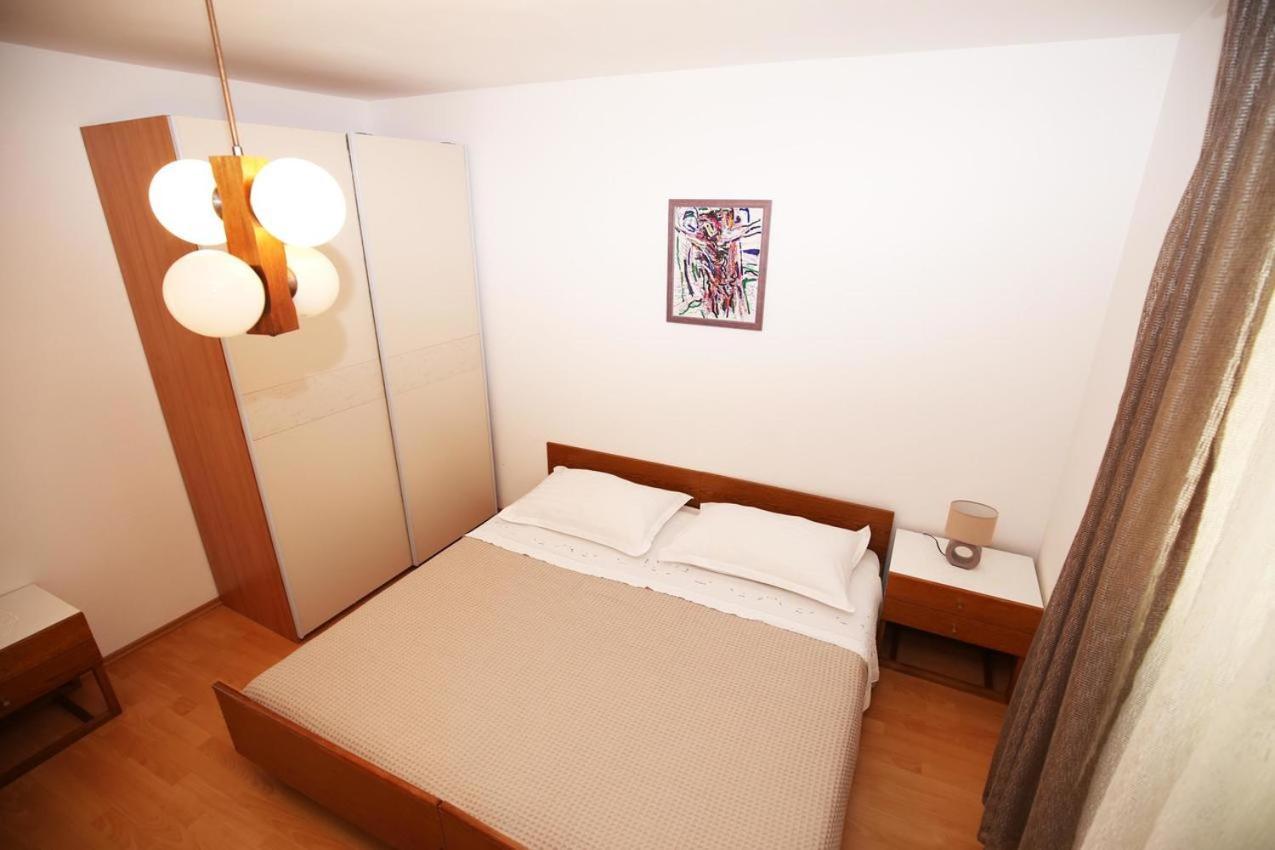 Apartments By The Sea Bol, Brac - 13413 Esterno foto